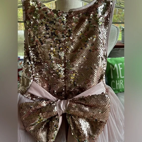 Hi-Low Dress. Size 8, 13.5” under arm across front. 24” fronthem 38” back hem